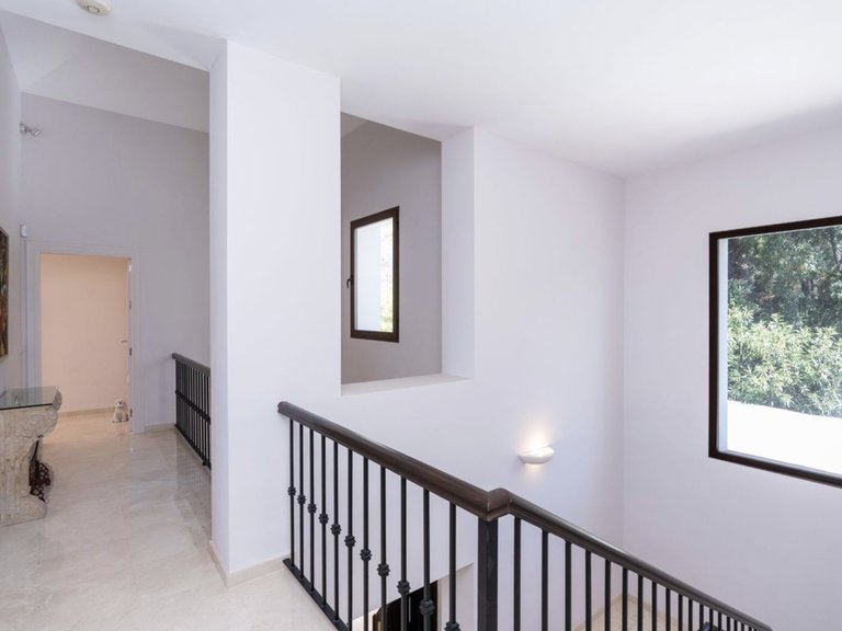 Villa for Sale in Benahavis, Malaga, 19