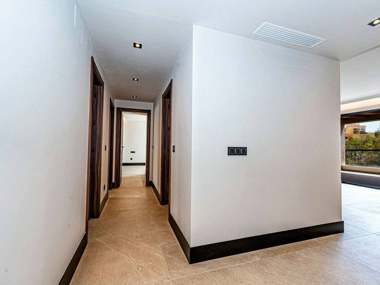 Apartment for Sale in Marbella, Malaga, Nueva Andalucia 21