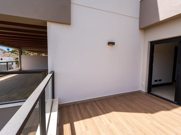 Apartment for Sale in Marbella, Malaga, Nueva Andalucia 25