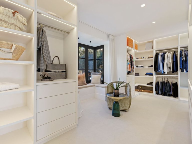Villa for Sale in Marbella, Malaga, Nueva Andalucia 9