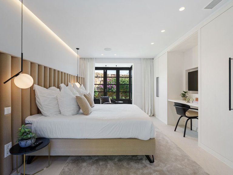 Villa for Sale in Marbella, Malaga, Nueva Andalucia 7
