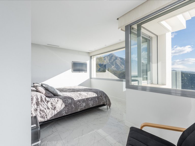 Villa for Sale in Marbella, Malaga 31