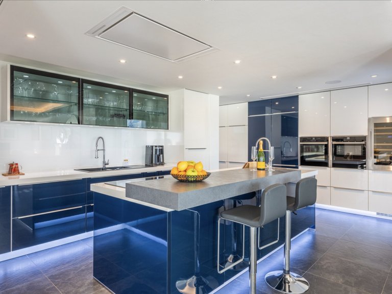 Villa for Sale in Marbella, Malaga 39