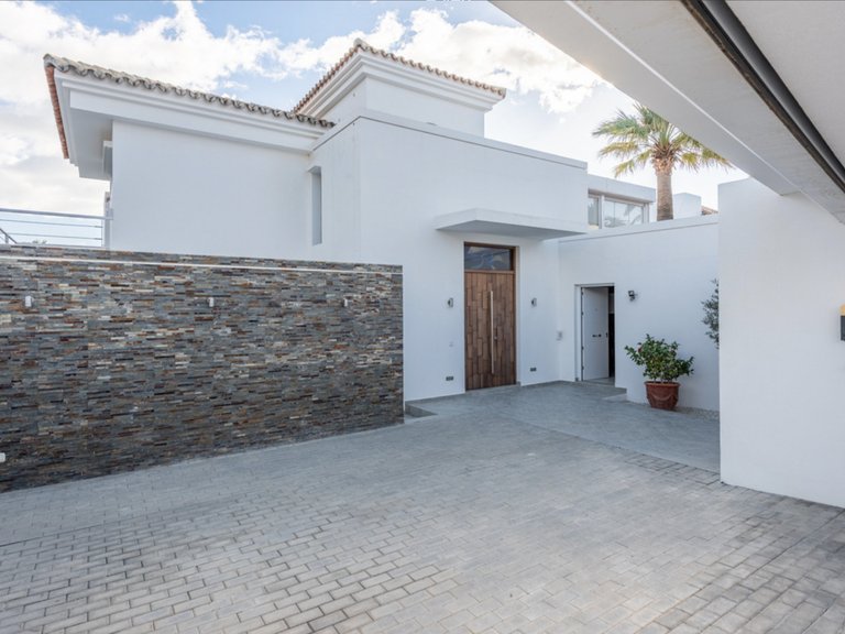 Villa for Sale in Marbella, Malaga 6