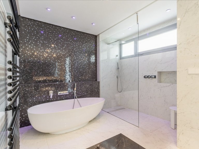 Villa for Sale in Marbella, Malaga 26