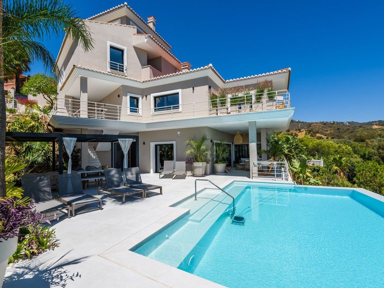 Villa for Sale in Marbella, Malaga 1