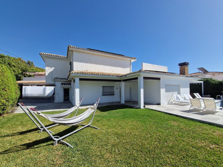 Villa for sale in Benalmadena, Malaga 13
