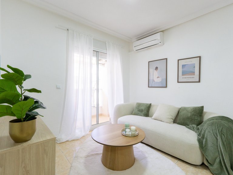 Apartment for sale in Torrevieja, Alicante 1