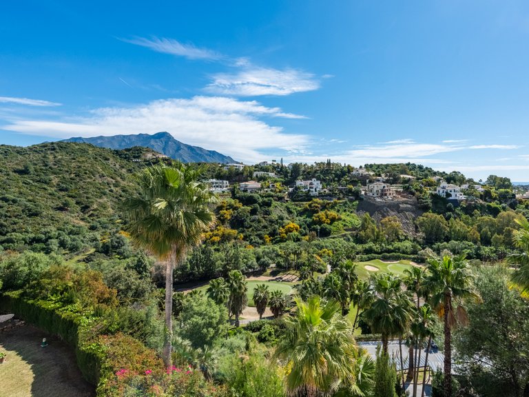 Penthouse for Sale in Benahavis, Malaga, La Quinta 28