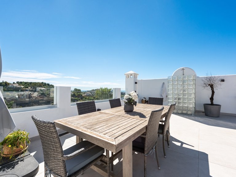 Penthouse for Sale in Benahavis, Malaga, La Quinta 17