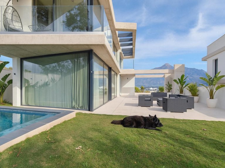 Villa for Sale in Marbella, Malaga 8