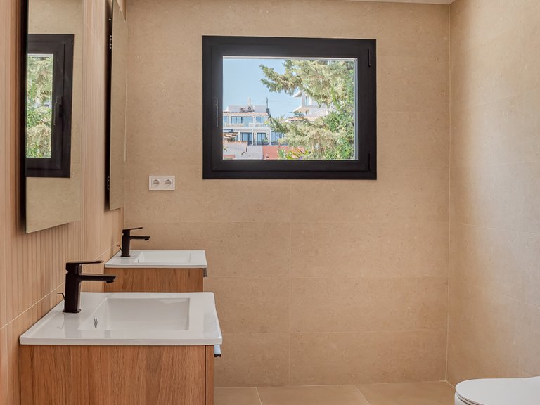 Villa for Sale in Marbella, Malaga 12