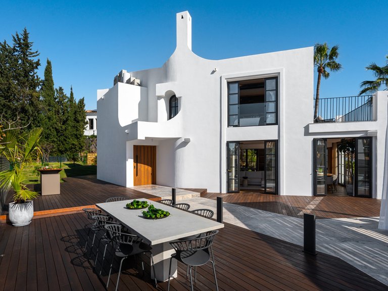 Villa for Sale in Marbella, Malaga, Nueva Andalucia 53