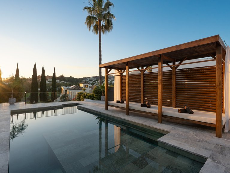 Villa for Sale in Marbella, Malaga, Nueva Andalucia 17