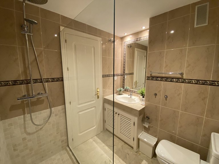 Apartment for Sale in Marbella, Malaga, Nueva Andalucia 10