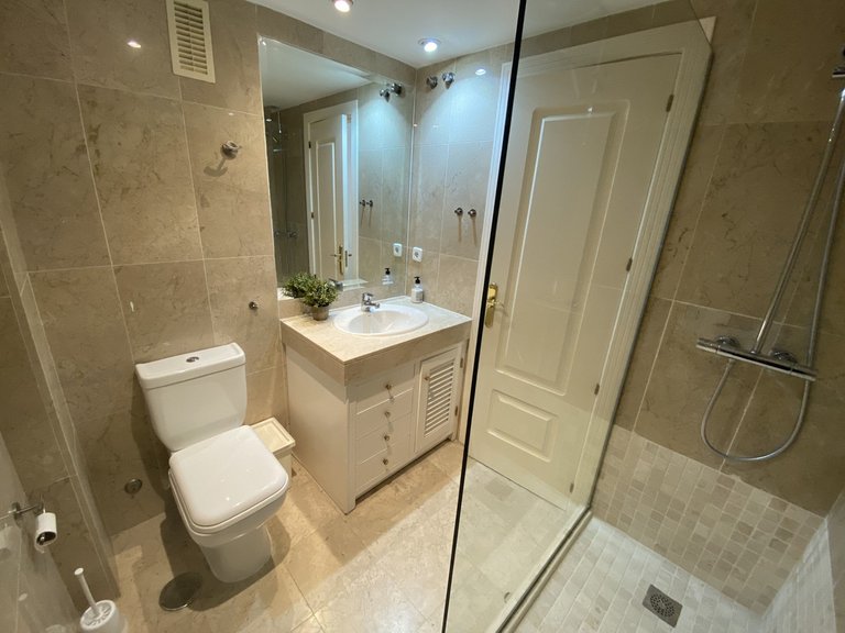 Apartment for Sale in Marbella, Malaga, Nueva Andalucia 12