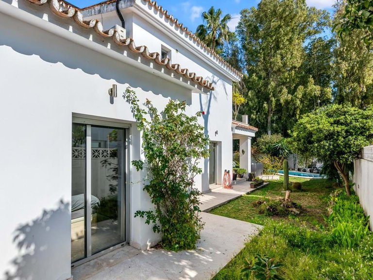 Villa for Sale in San Pedro De Alcantara, Malaga 11