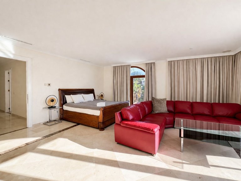 Villa for Sale in Benahavis, Malaga 11