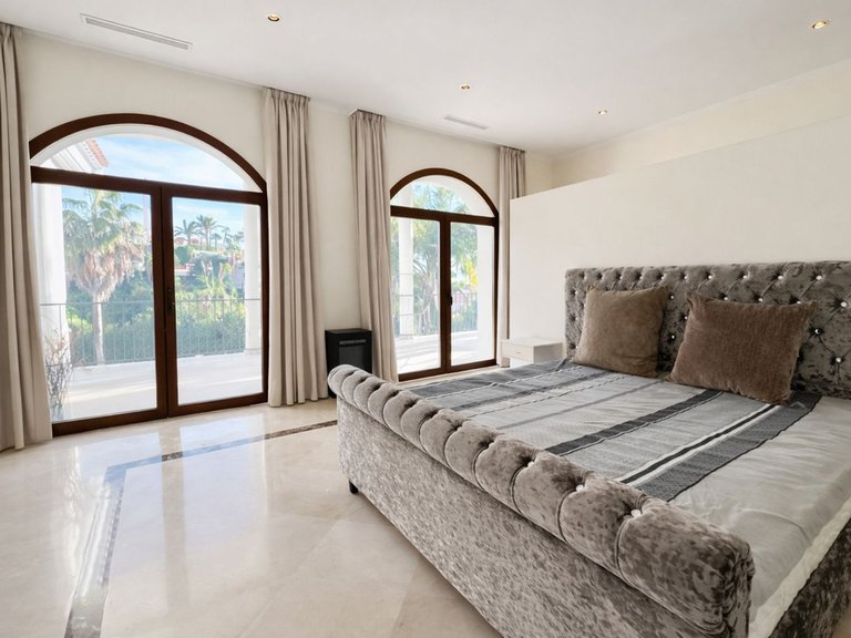 Villa for Sale in Benahavis, Malaga 15