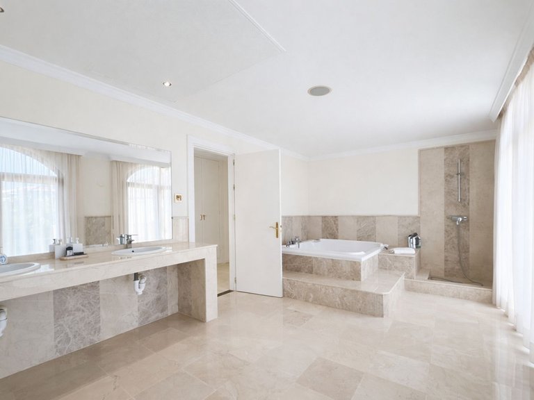 Villa for Sale in Benahavis, Malaga 13