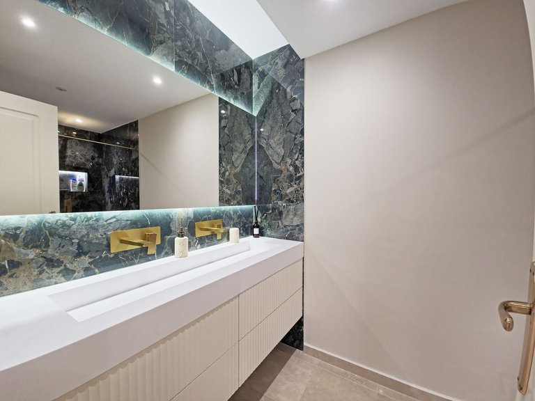 Apartment for Sale in Benahavis, Malaga, Altos de La Quinta 7