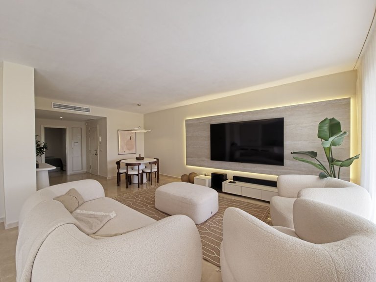 Apartment for Sale in Benahavis, Malaga, Altos de La Quinta 14