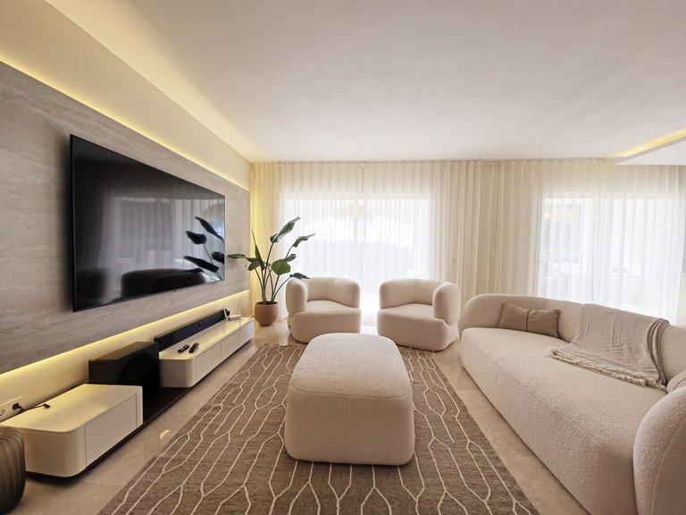 Apartment for Sale in Benahavis, Malaga, Altos de La Quinta 1