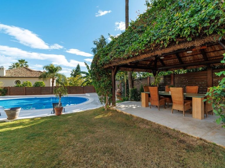 Villa for Sale in Marbella, Malaga 32