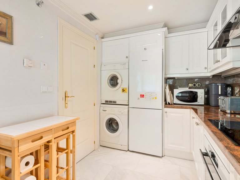 Apartment for Sale in Marbella, Malaga 18