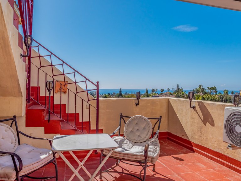 Penthouse for Sale in Benahavis, Malaga 5