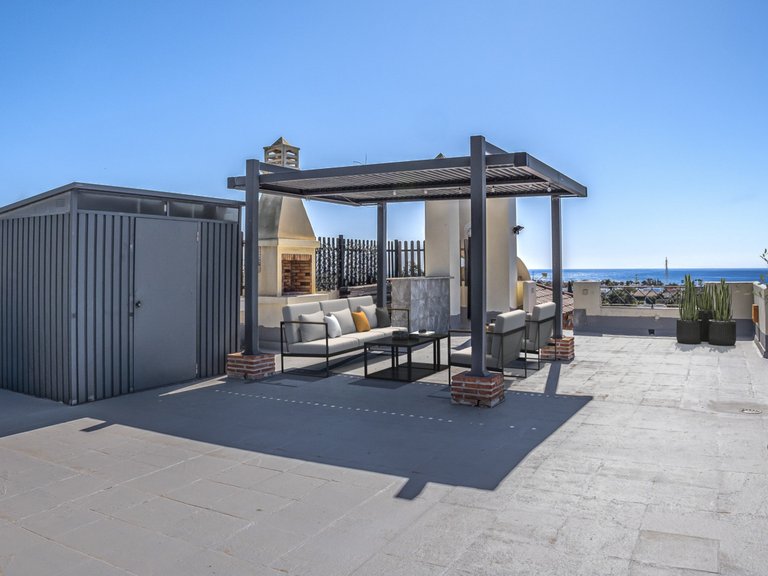 Penthouse for Sale in Benahavis, Malaga 6