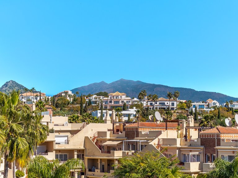 Penthouse for Sale in Benahavis, Malaga 42