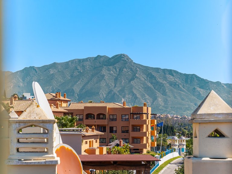 Penthouse for Sale in Benahavis, Malaga 40