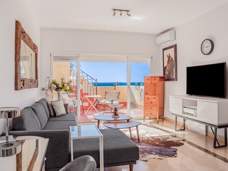 Penthouse for Sale in Benahavis, Malaga 11