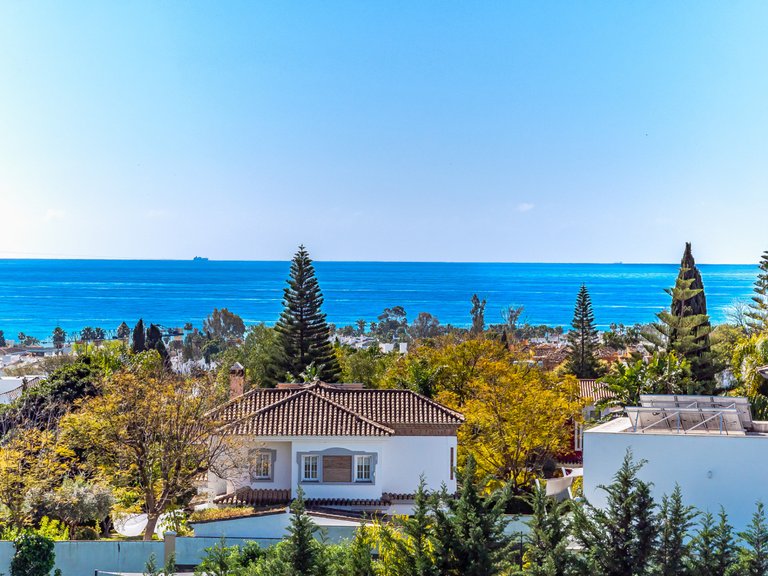 Penthouse for Sale in Benahavis, Malaga 1
