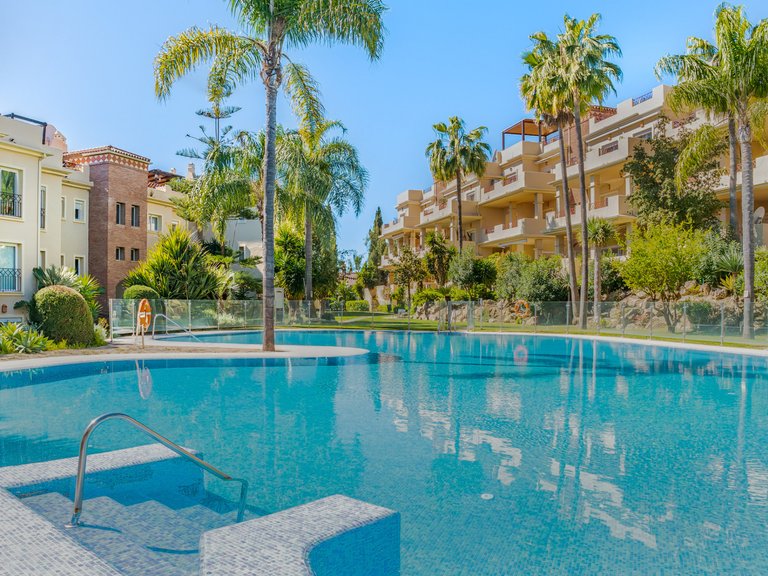 Penthouse for Sale in Benahavis, Malaga 12