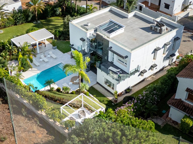 Villa for sale in Mijas Costa, Malaga 2
