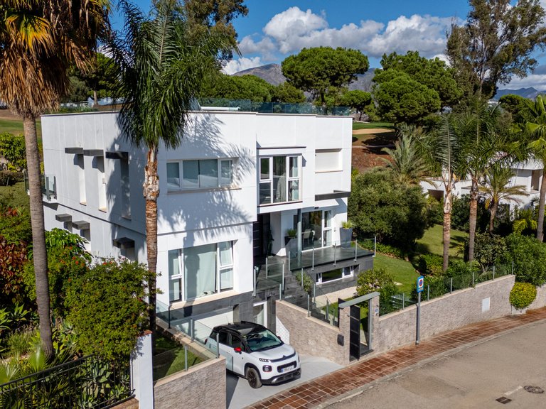 Villa for sale in Mijas Costa, Malaga 8