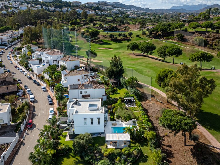 Villa for sale in Mijas Costa, Malaga 3