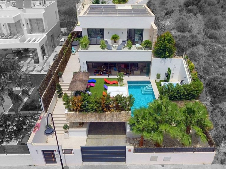 Villa for sale in Mijas Costa, Malaga 13
