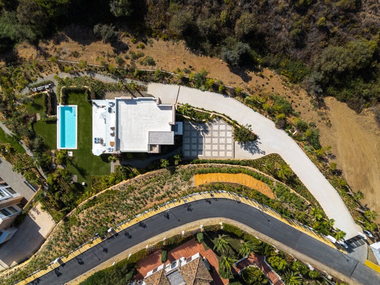 Villa for Sale in Marbella, Malaga, Marbella Golden Mile 27