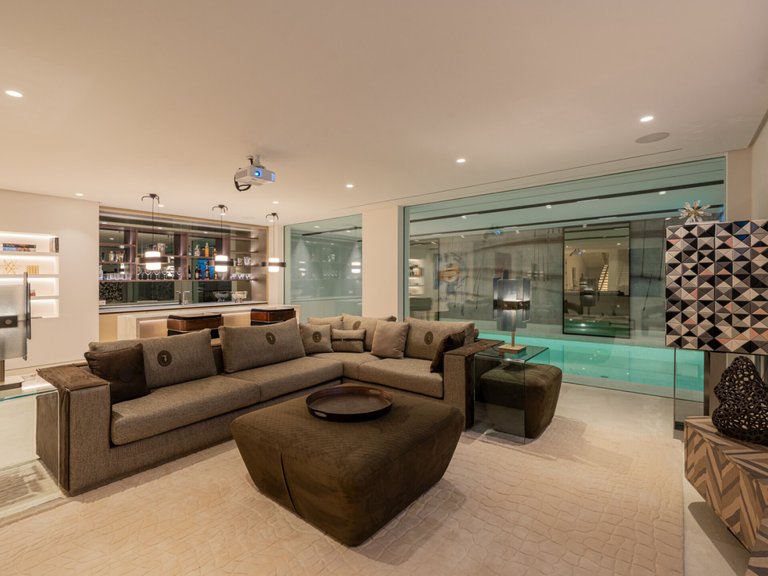 Villa for Sale in Marbella, Malaga, Marbella Golden Mile 19