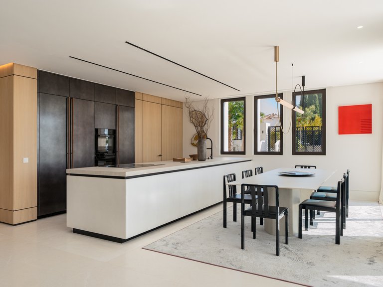Villa for Sale in Marbella, Malaga, Marbella Golden Mile 6