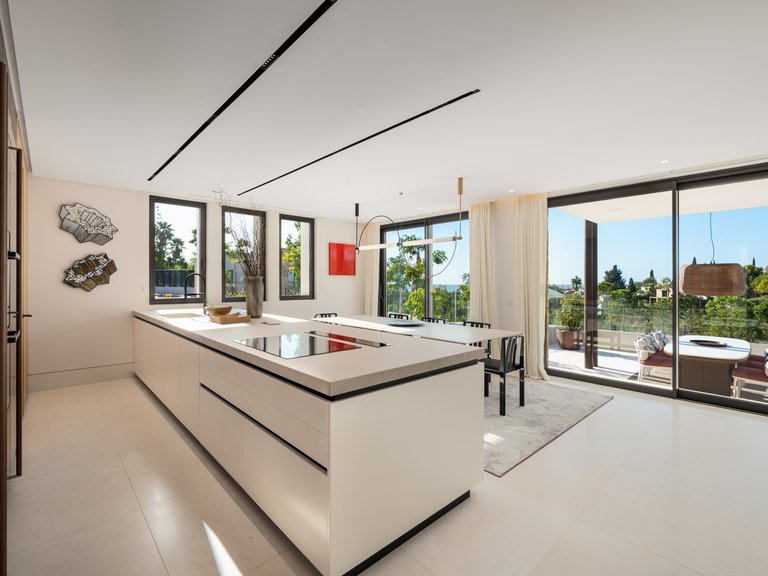 Villa for Sale in Marbella, Malaga, Marbella Golden Mile 5