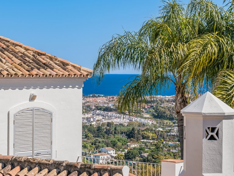 Villa for Sale in Benahavis, Malaga 21