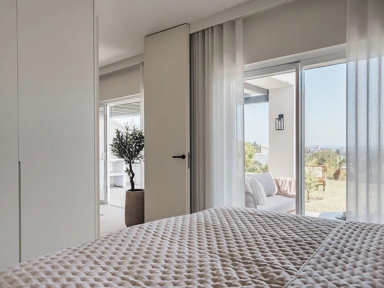 Apartment for Sale in Marbella, Malaga, Nueva Andalucia 8