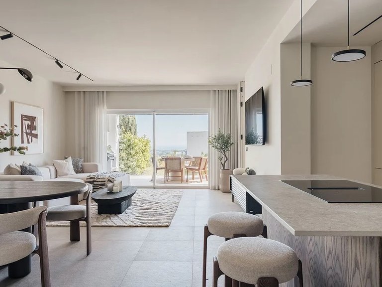 Apartment for Sale in Marbella, Malaga, Nueva Andalucia 4