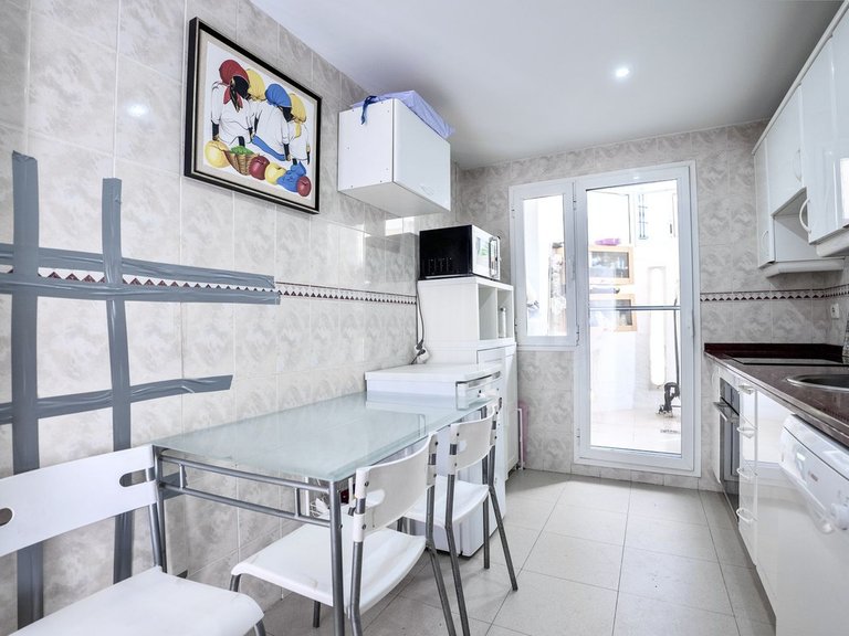 Apartment for Sale in Marbella, Malaga, Nueva Andalucia 3