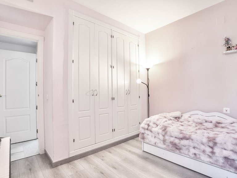 Apartment for Sale in Marbella, Malaga, Nueva Andalucia 9