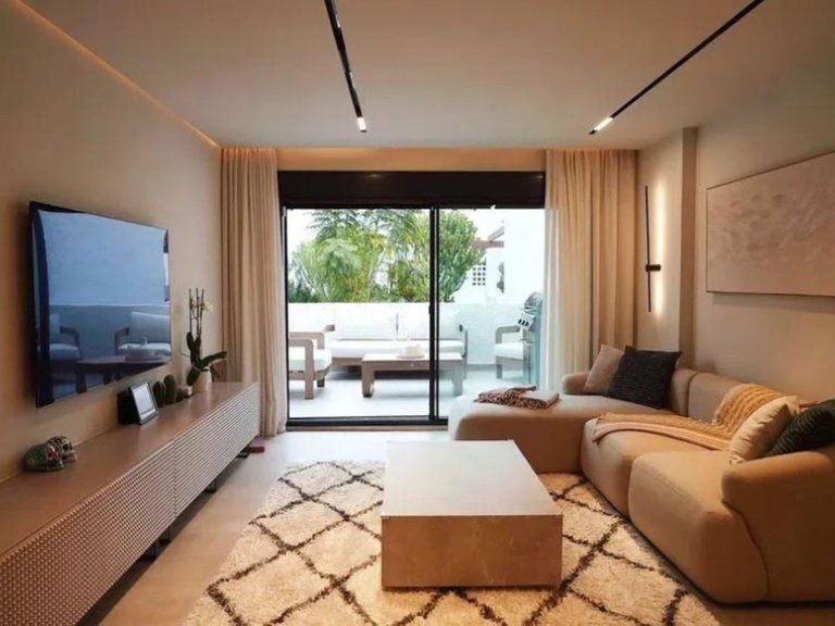 Apartment for Sale in Marbella, Malaga, Nueva Andalucia 17